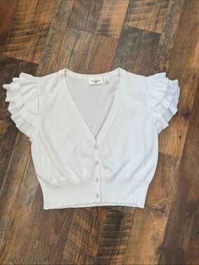 Uniform JPR White Ruffle Sleeve Button Front Knit Top XL